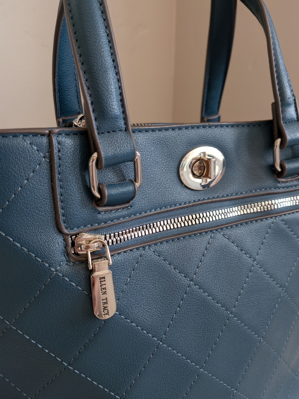 Ellen Tracy Quilted Crossbody Tote in Slate Blue-Excellent Condition - Picture 3 of 16